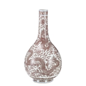 A UNDERGLAZE RED PORCELAIN BOTTLE VASE