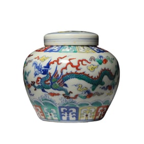 A DOUCAI GLAZE JAR WITH COVER