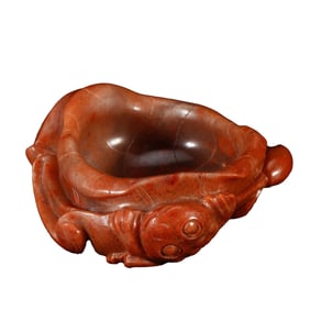 A CHINESE CARVED AGATE WATERPOT