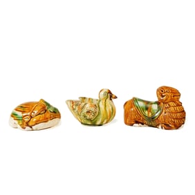 A GROUP OF THREE SANCAI GLAZE POTTERY ANIMALS