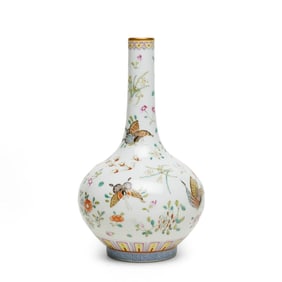 A FAMILLE ROSE BUTTERFLIES VASE