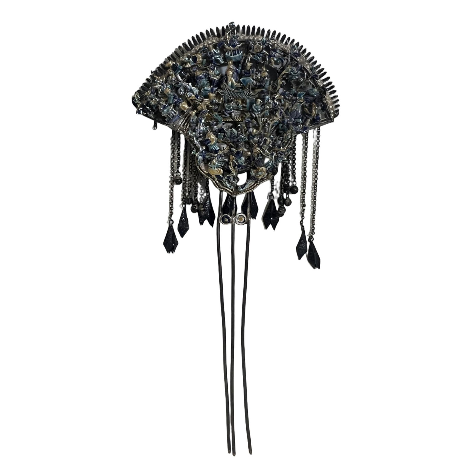 AN ENAMELED SILVER HAIRPIN: AN ENAMELED SILVER HAIRPIN Terminated with fan-shape plaque, hanging with tassels. DIMENSION: H. 25.5 cm. A LIST OF RECOMMENDED THIRD-PARTY SHIPPER IS AVAILABLE UNDER SHIPPING INFORMATION. PLEASE