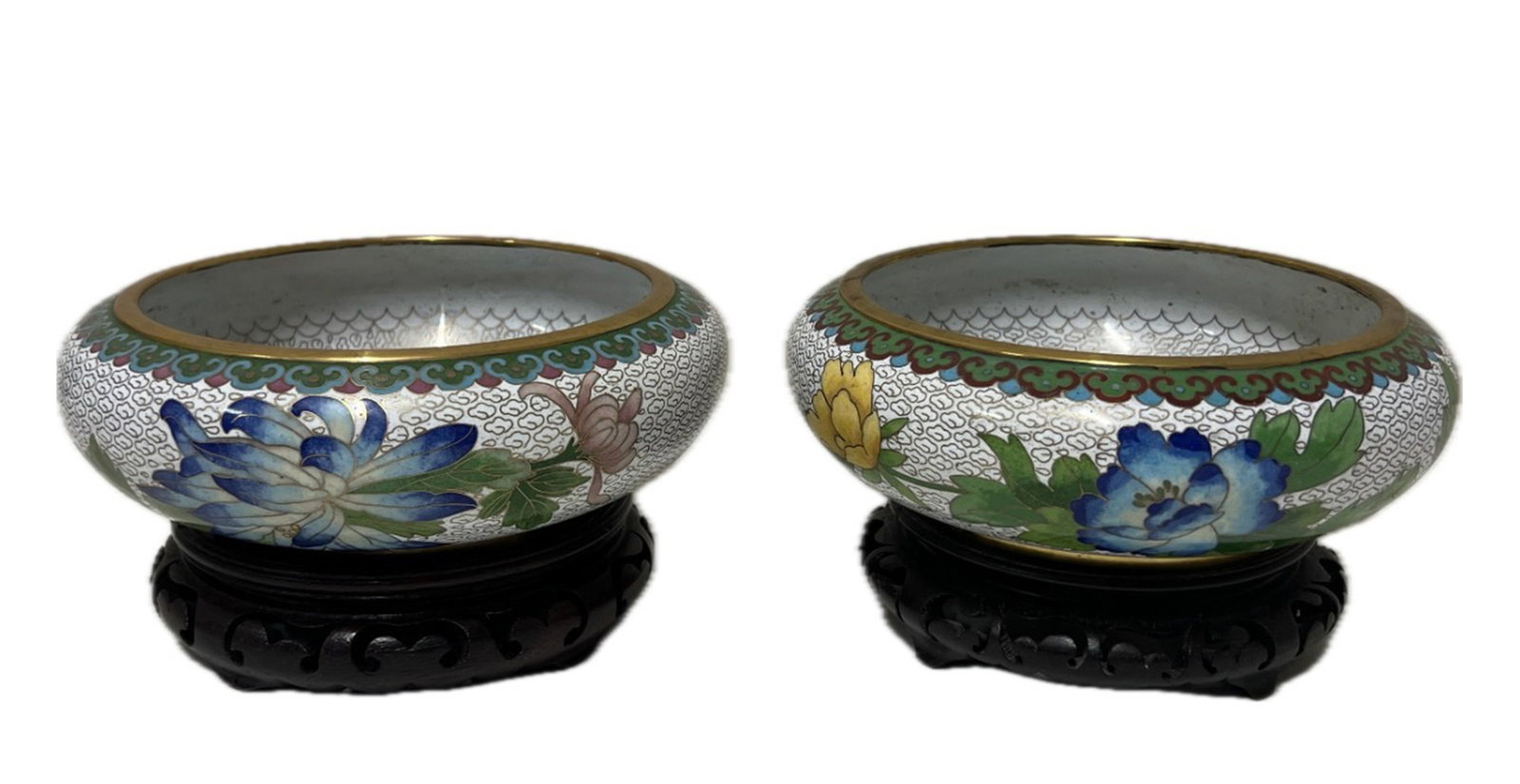 PAIR CLOISONNE ENAMEL FLOWER WASHERS: PAIR CLOISONNE ENAMEL FLOWER WASHERS Decorated with peony sprays at the belly. DIMENSION: Diam. 17.5 H. 10.5 cm.?with base? A LIST OF RECOMMENDED THIRD-PARTY SHIPPER IS AVAILABLE UNDER SHIPPING