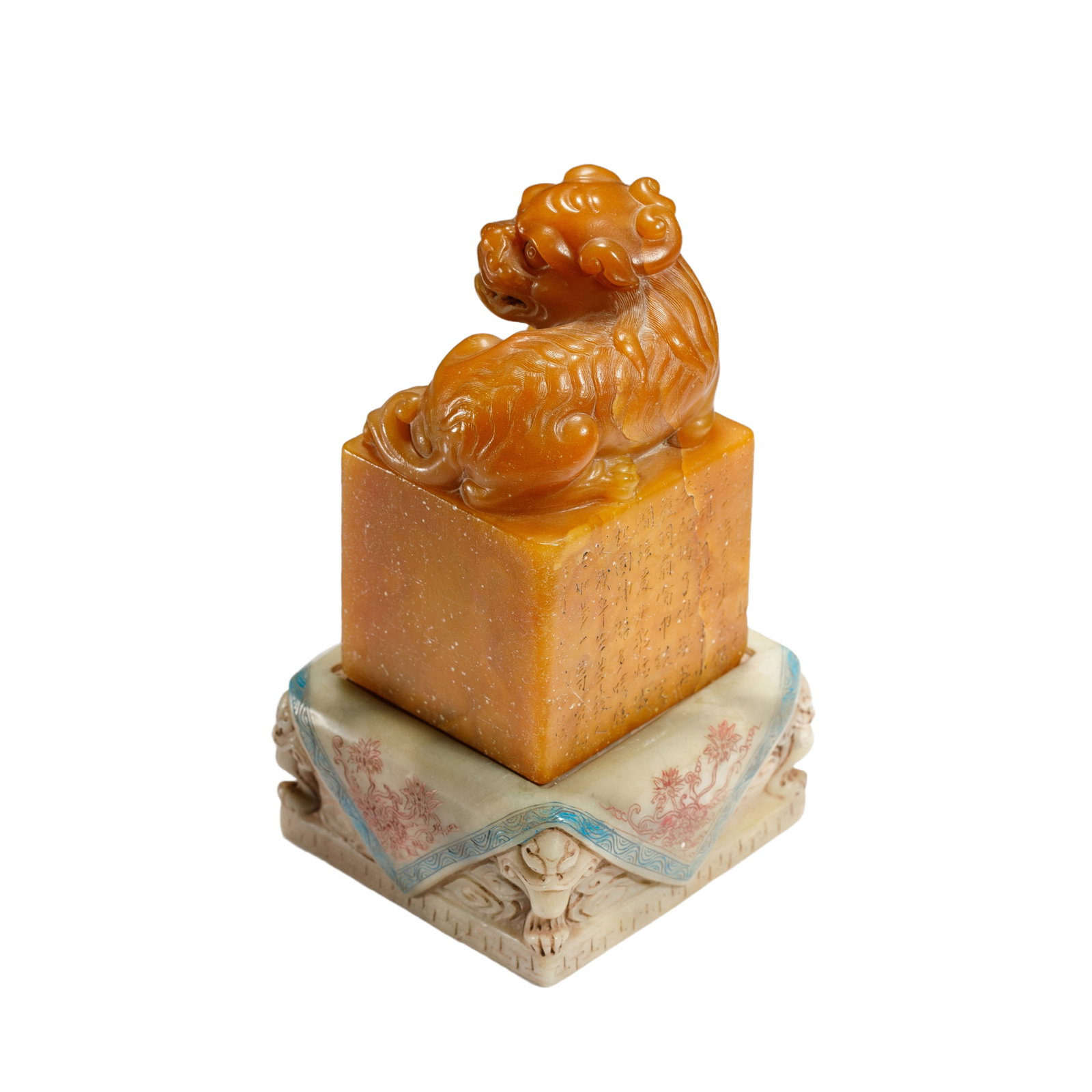 A CARVED TIANHUANG BEAST SEAL (1 of 9)