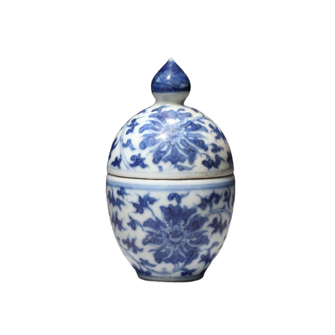 AN UNUSUAL BLUE AND WHITE SNUFF BOTTLE WITH COVER (1 of 6)