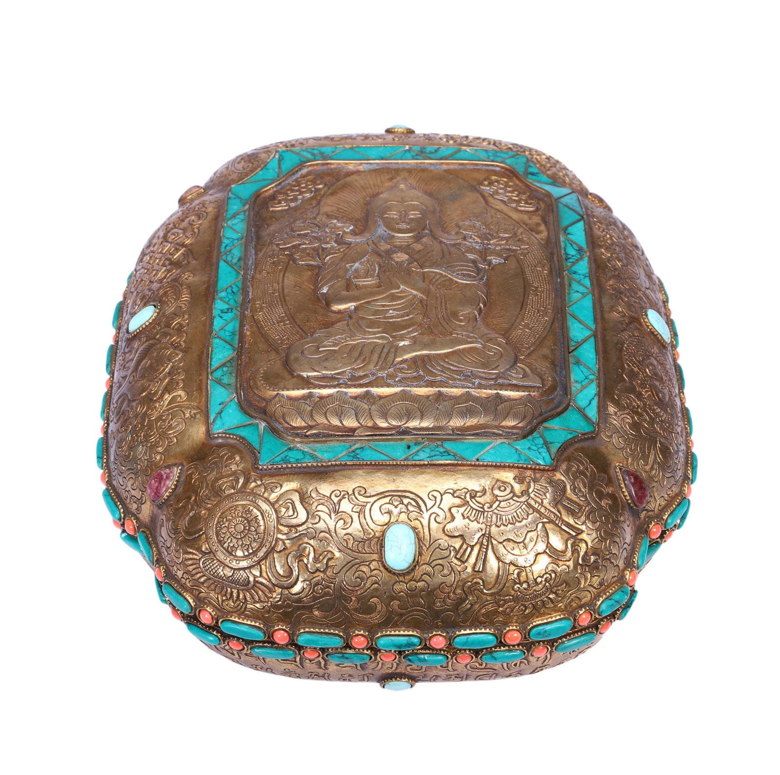 A HARDSTONES INLAID BRONZE-GILT BOX WITH COVER: A HARDSTONES INLAID BRONZE-GILT BOX WITH COVER The vessel engraved with Tsong Khapa at the cover, punctuated with hardstones, Lama Tsongkapa (1357-1419) was the founder of the Gelugpa School of Tibeta