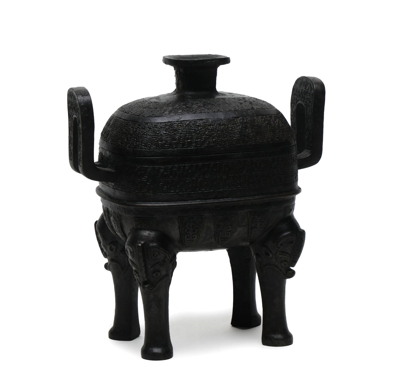 A CHINESE ARCHAISTIC BRONZE INCENSE BURNER WITH COVER (1 of 12)