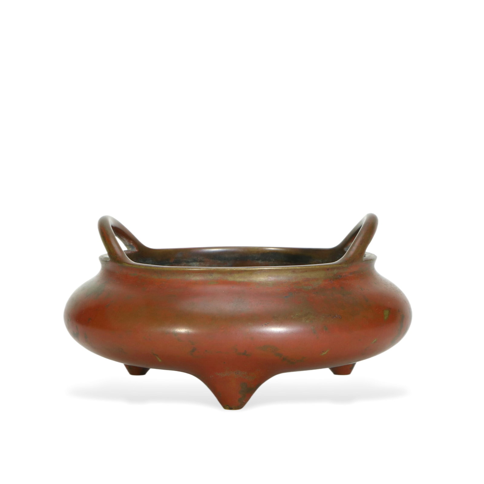 A BRONZE TRIPOD CENSER: A BRONZE TRIPOD CENSER The compressed body supported on three short feet, flanked with pair upright handles. DIMENSION: HEIGHT: 8cm WIDE: 14cm A LIST OF RECOMMENDED THIRD-PARTY SHIPPER IS AVAILABLE UN