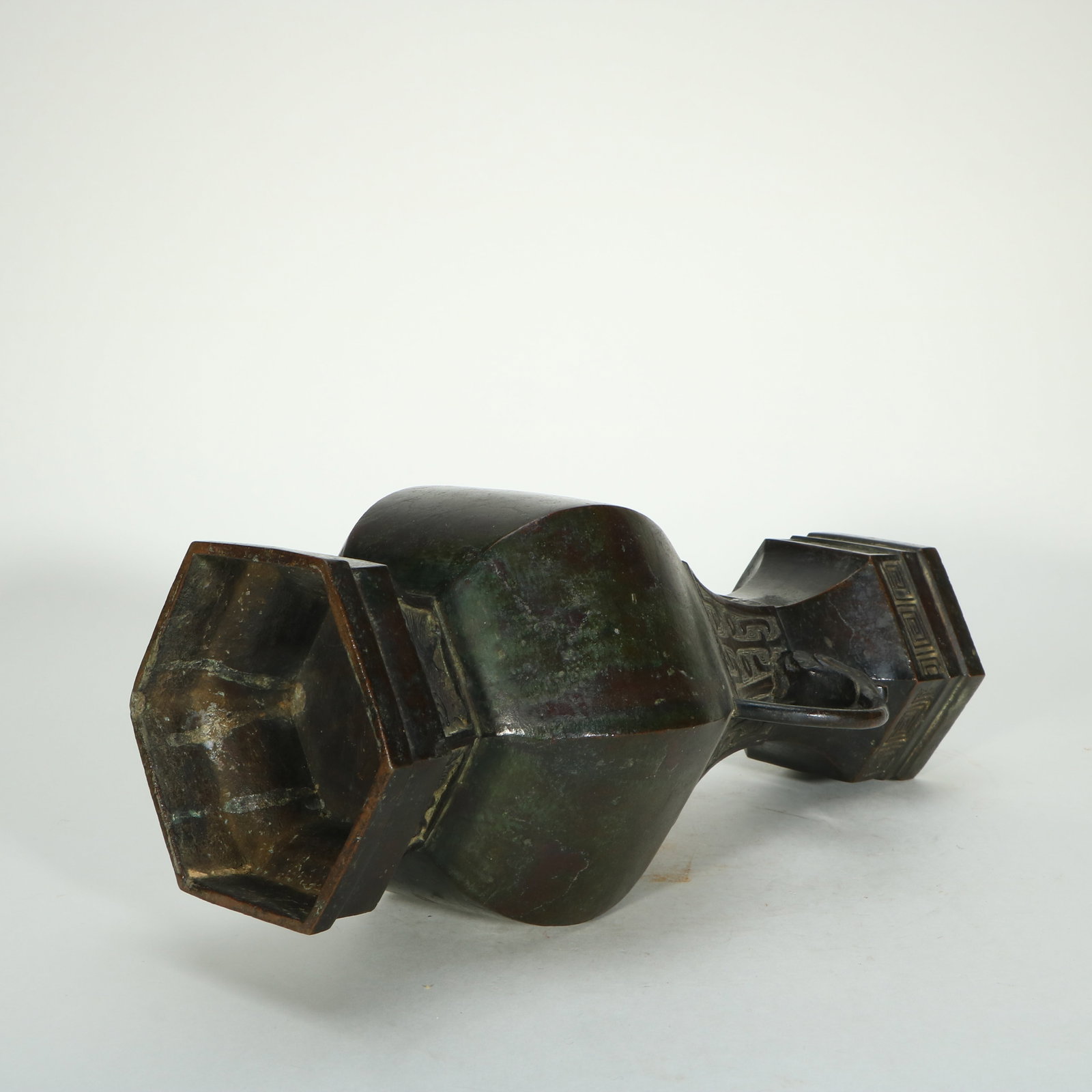A BRONZE HEXAGONAL VASE - 7