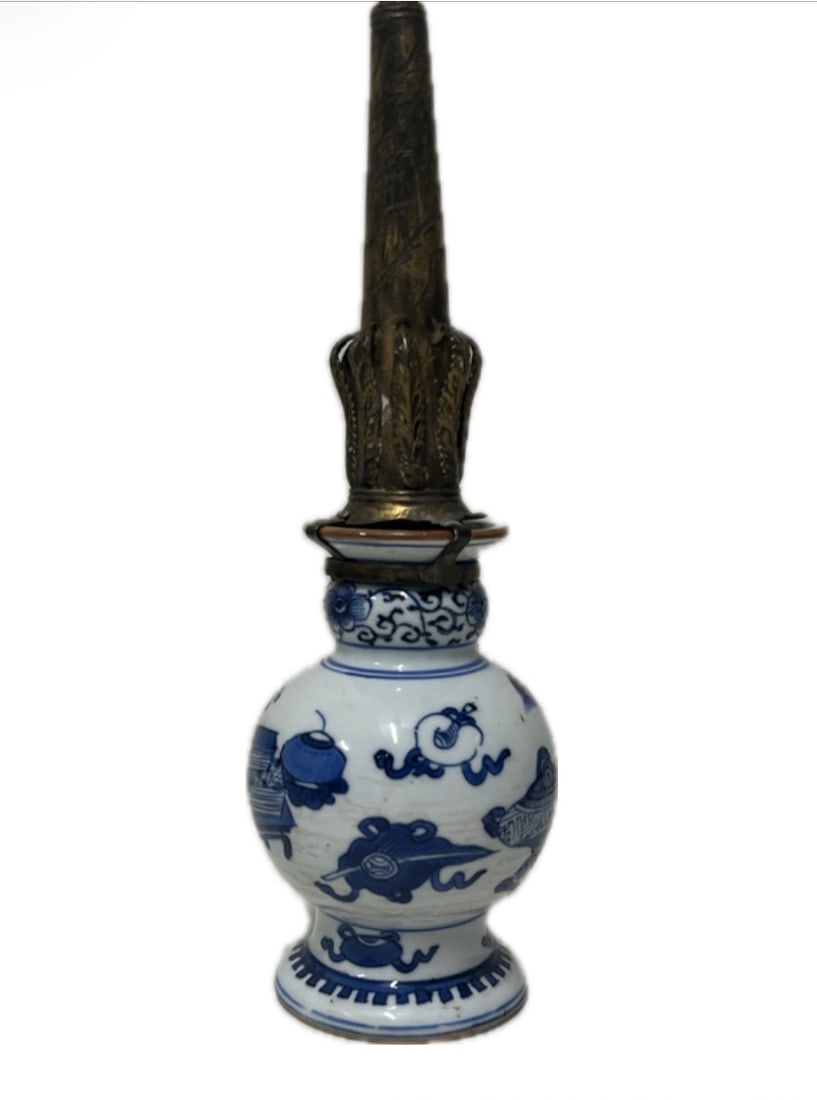 CHINESE BLUE AND WHITE PORCELAIN WATER SPRINKLER, KANG XI (1 of 10)
