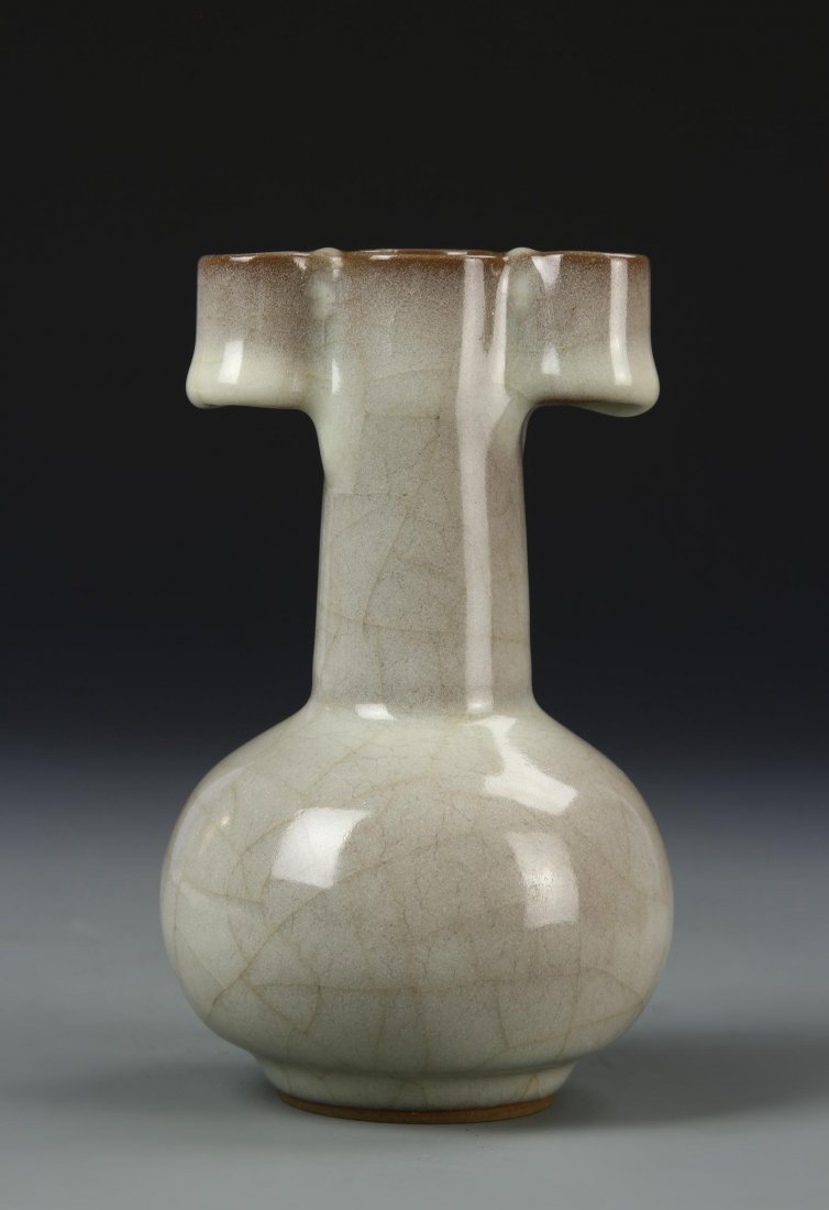 Chinese Antique Lungquan Yao Vase (1 of 5)
