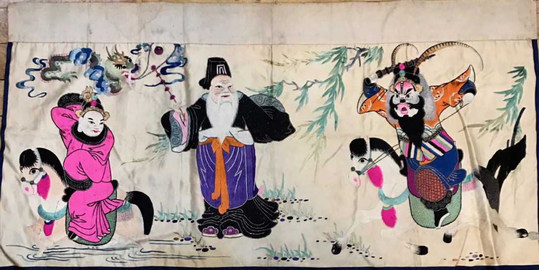 A Chinese Embroidered Silk 19/20th C (1 of 9)
