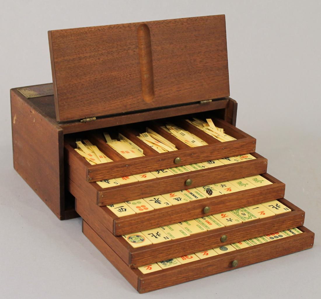 Vintage Mahjong Set (1 of 7)