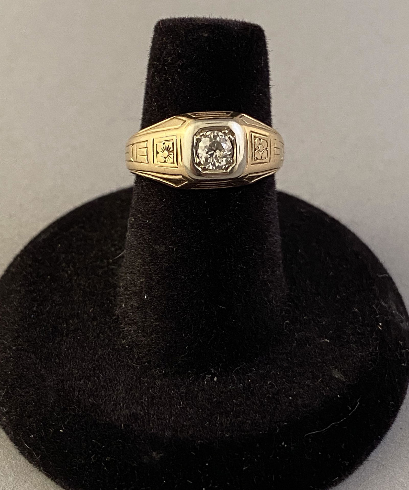 18K Yellow Gold .25 Carat Mine Diamond Ring (1 of 4)