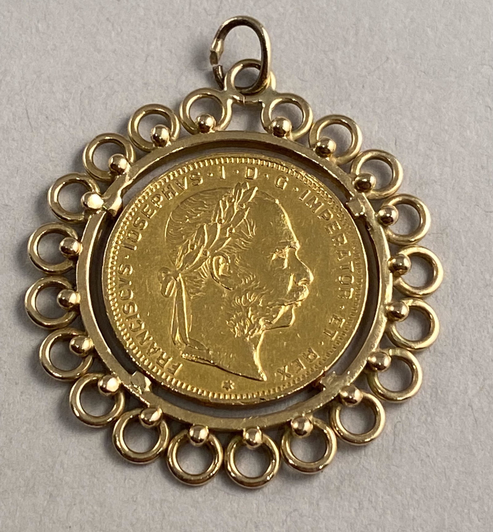 1892 Hungarian 20 Franc Gold Coin w/18K Gold Frame: 1892 Hungary gold coin 20 francs. FERENCZ JîZSEF I áK á A á CS á ƒS á M á H á S á D á O á AP á KIR. With solid 18k gold pendant. Total weight 11 grams.