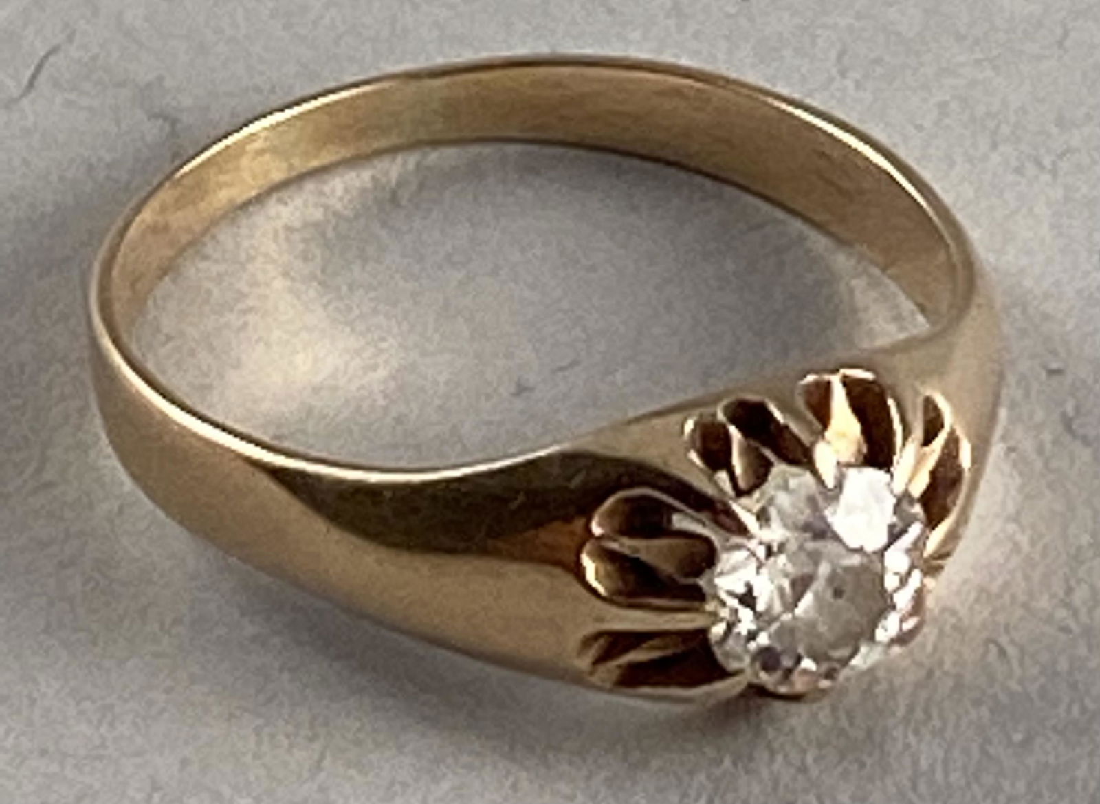 14K Yellow Gold Ring w/Large Diamond (1 of 5)