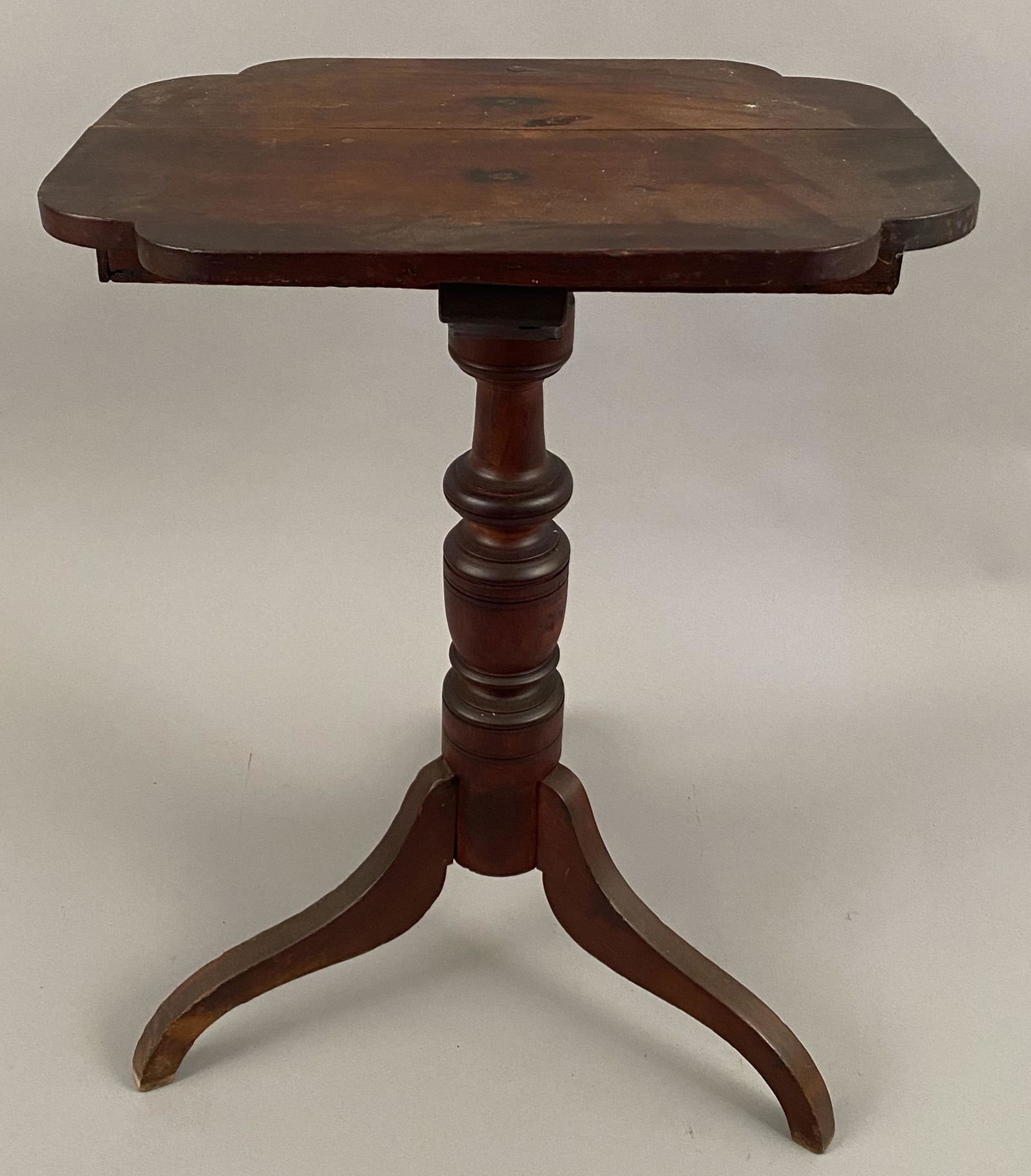 Federal Candlestand w/Drawer & Shaped Top (1 of 10)