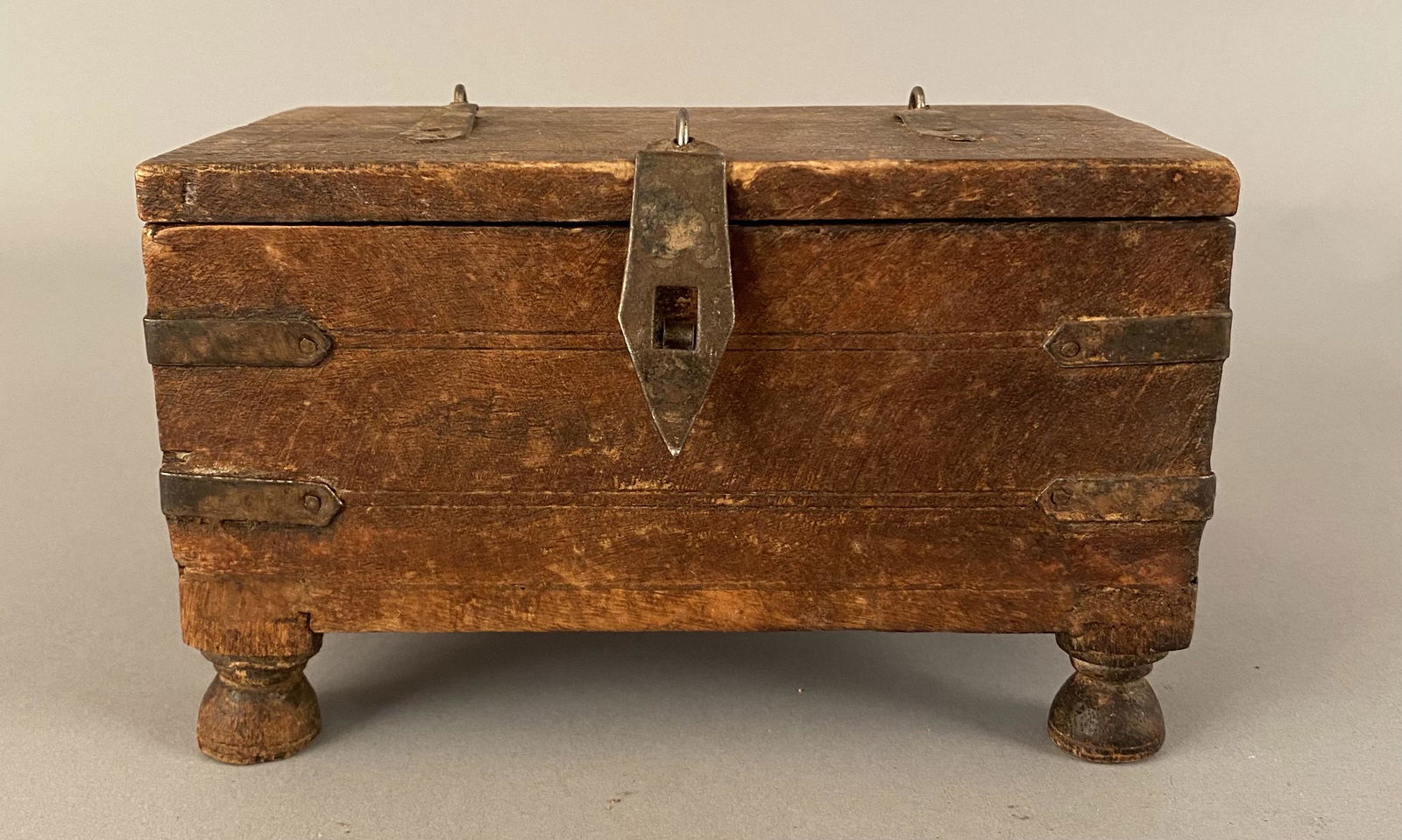 Miniature Wooden Lift Top Chest w/Bun Feet (1 of 7)