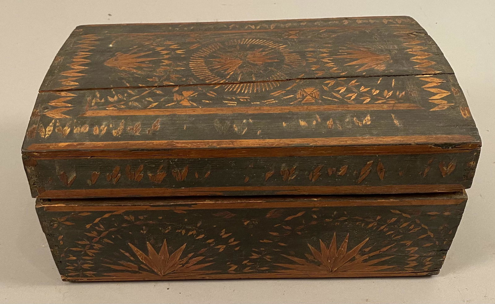 Rare Dome Top Straw Decorated Document Box (1 of 7)