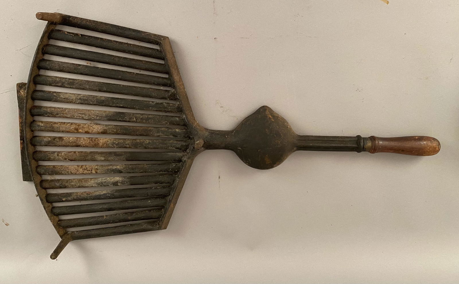 Horace Greeley Fireplace Grill w/Grease Catcher (1 of 9)