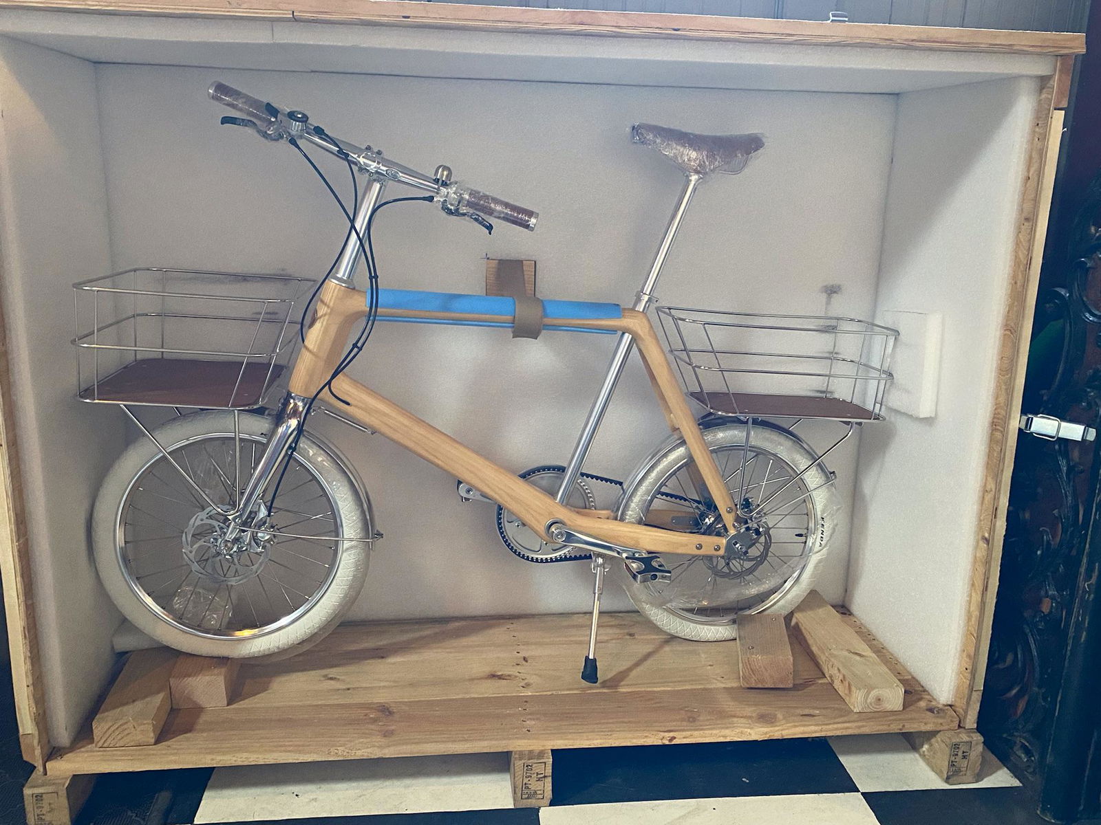 Rare Hermes Ash Wood Bike in Original Crate w Paperwork (1 of 18)