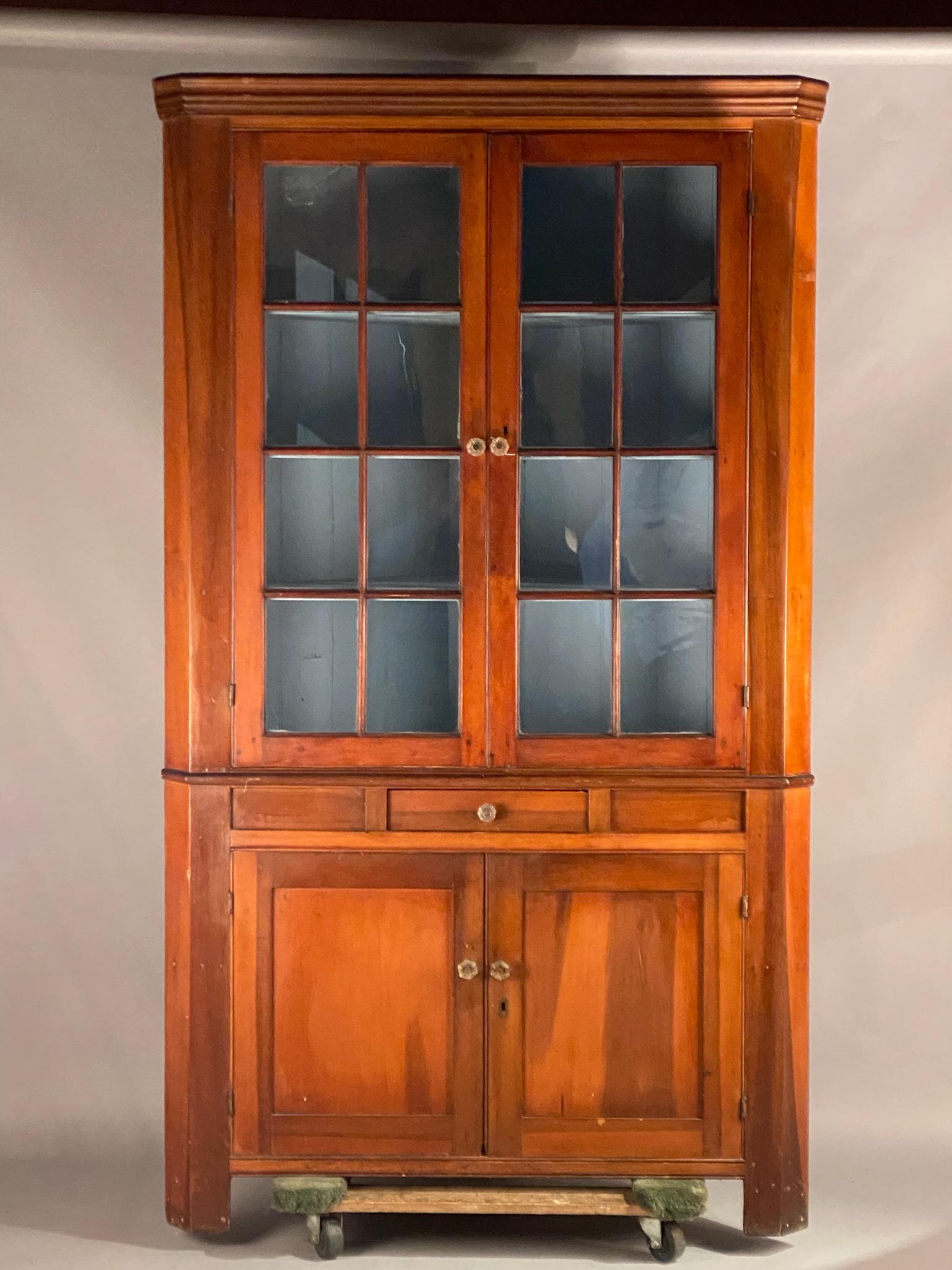Antique Corner Cupboard with Glass DoorÊ (1 of 8)