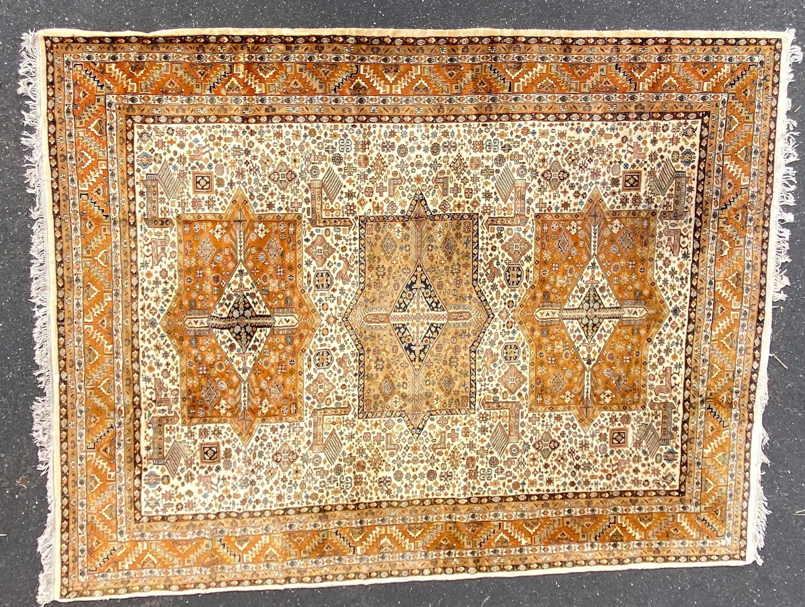 Vintage Oriental Style Room Sized Rug, Cream Background (1 of 6)