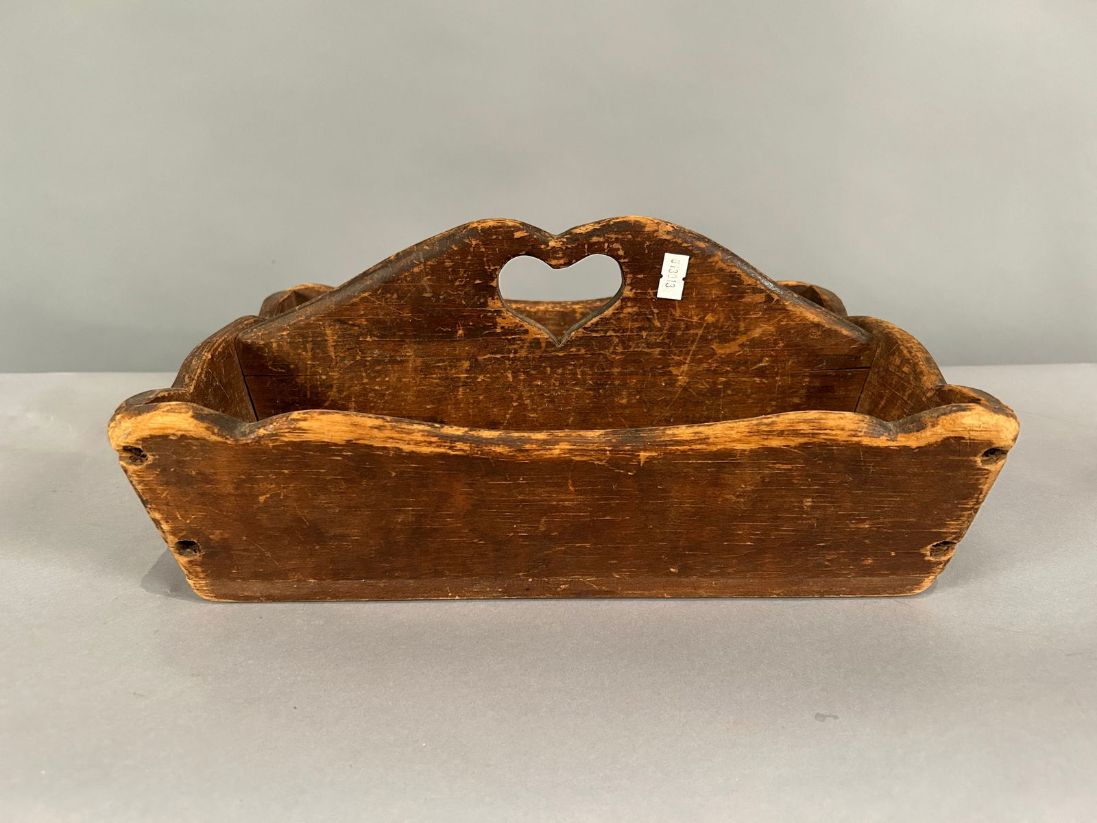 Primitive wood utensil box (1 of 6)