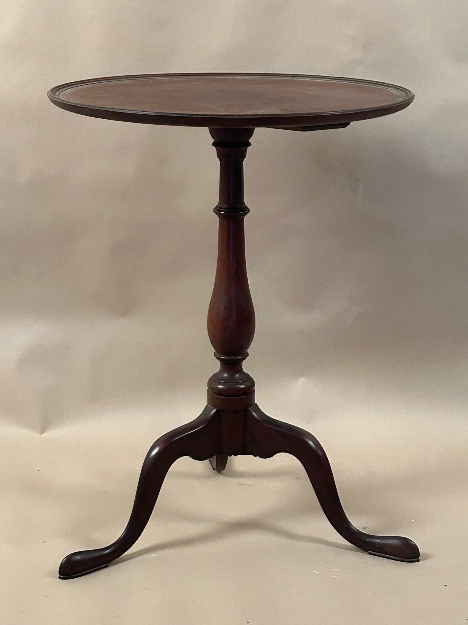 Nathan Margolis Queen Anne Style Dish Top Candle Stand (1 of 6)