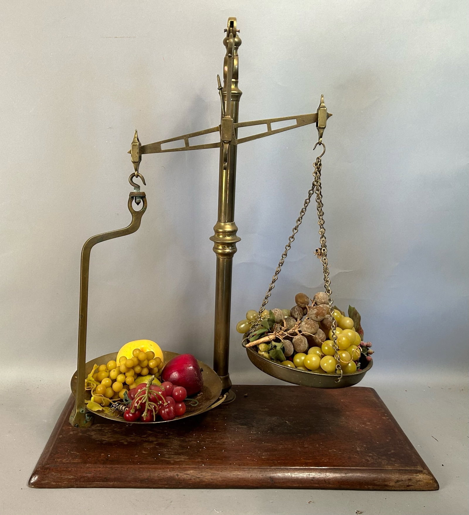 Antique Balance Scale (1 of 5)