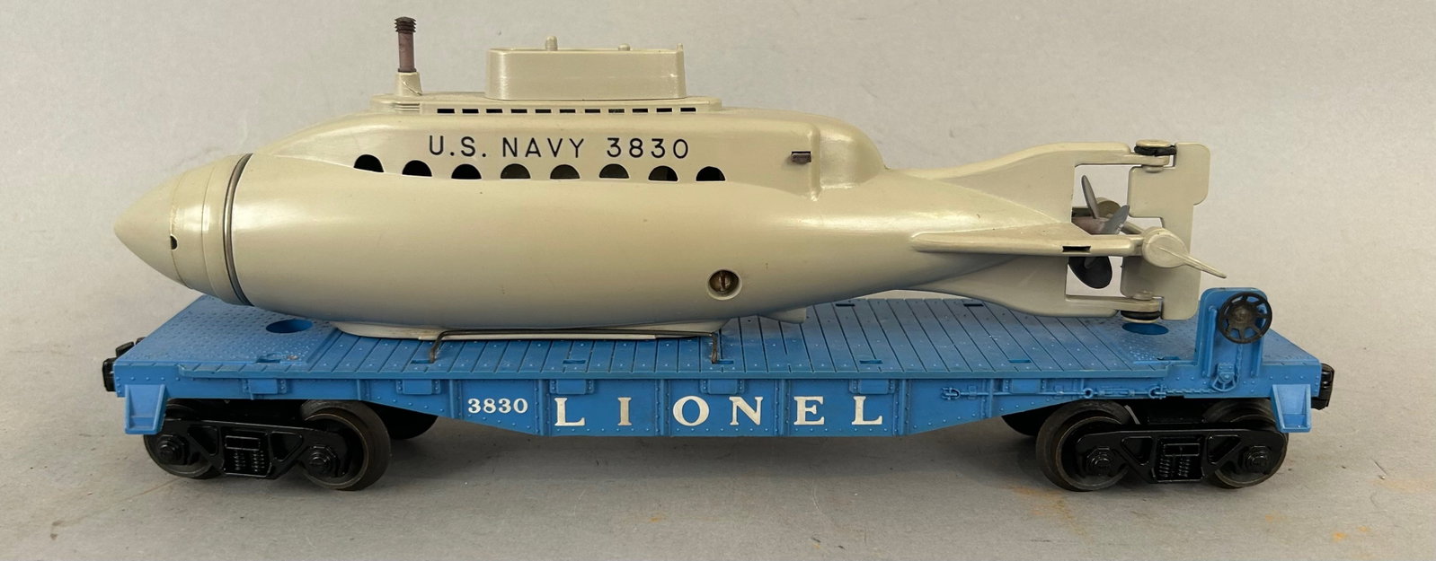 Lionel 3830 Flatcar with Submarine O Gauge: Lionel 3830 Flatcar with Submarine. O Gauge