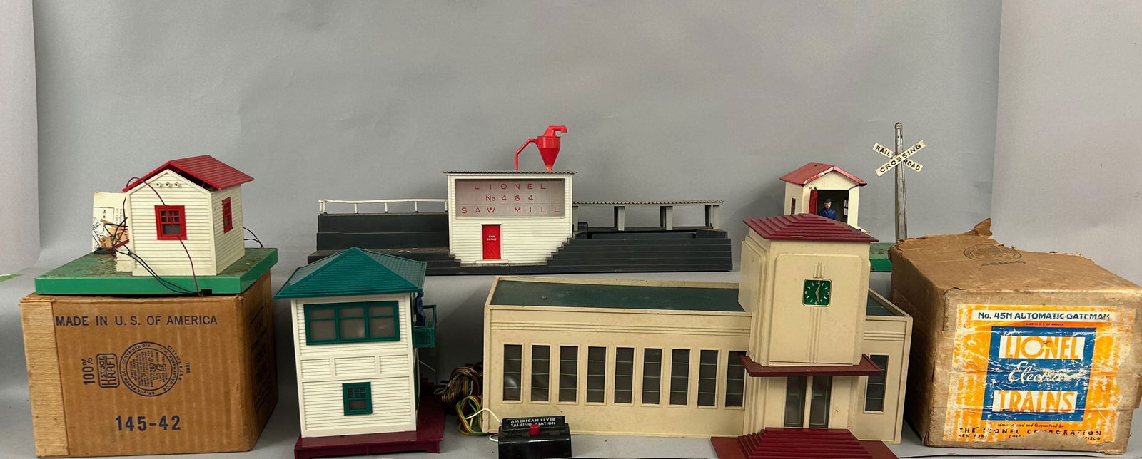 Lionel Model Buildings (1 of 11)