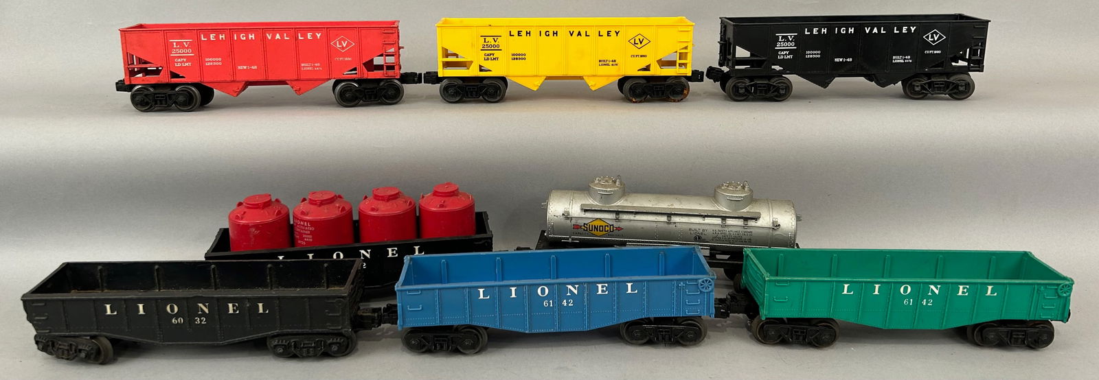 Eight Lionel Train Cars O Gauge (1 of 12)