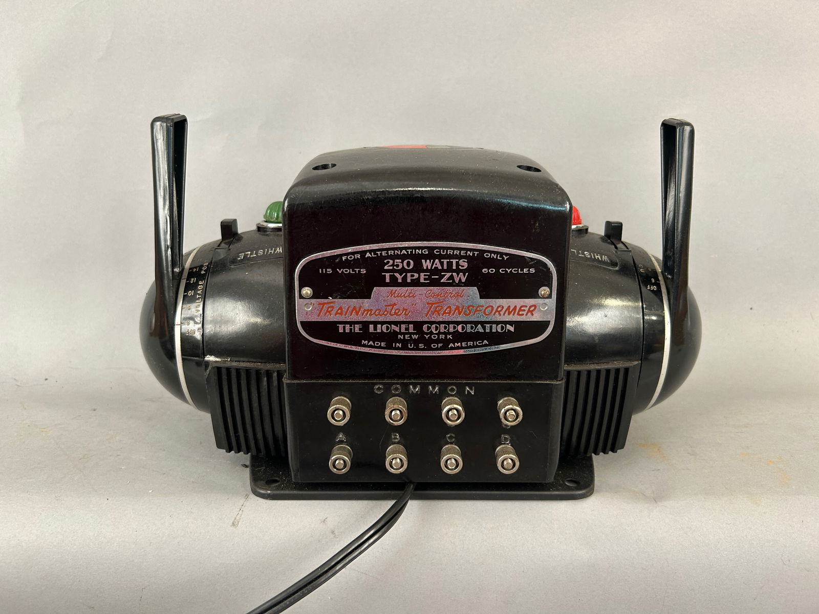Lionel ZW Trainmaster Transformer 250 Watt O Gauge (1 of 7)