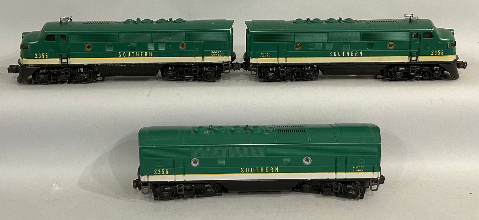Lionel Diesel Locomotive Set 2356 3 pieces O Gauge (1 of 7)