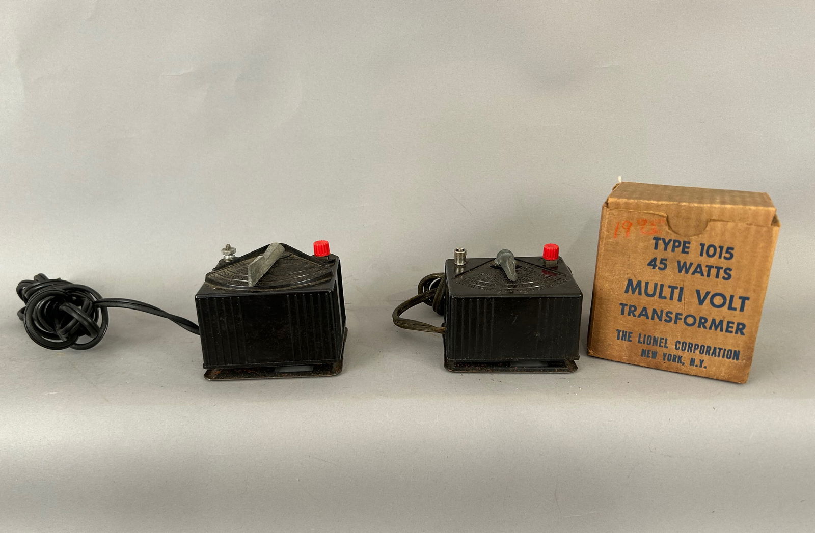Two Lionel Multi Volt Transformers O Gauge (1 of 6)