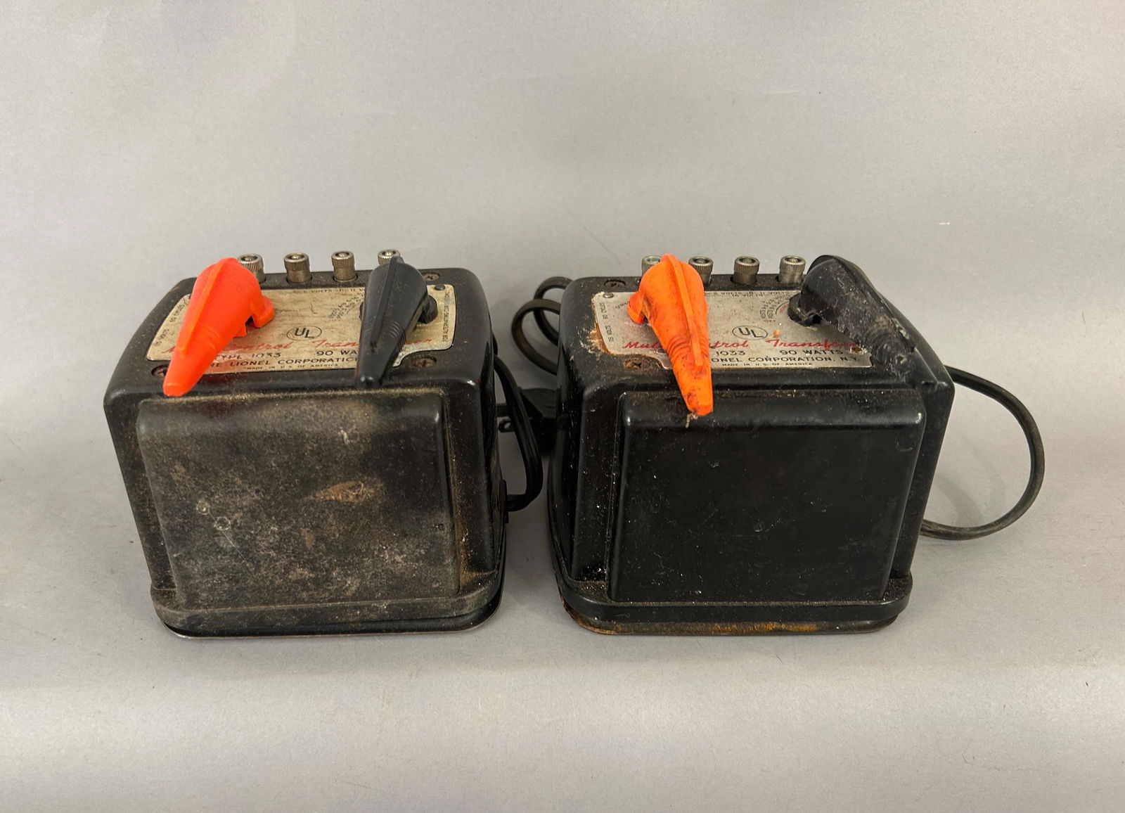 Two Lionel 1033 Transformers O Gauge (1 of 4)