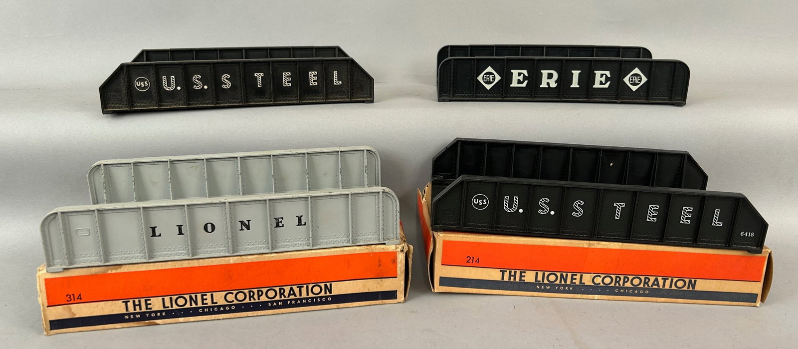 Four Lionel Stamped Die-cast Model Railroad Bridges O Gauge: Four Lionel Stamped Die-cast Model Railroad Bridges. O Gauge