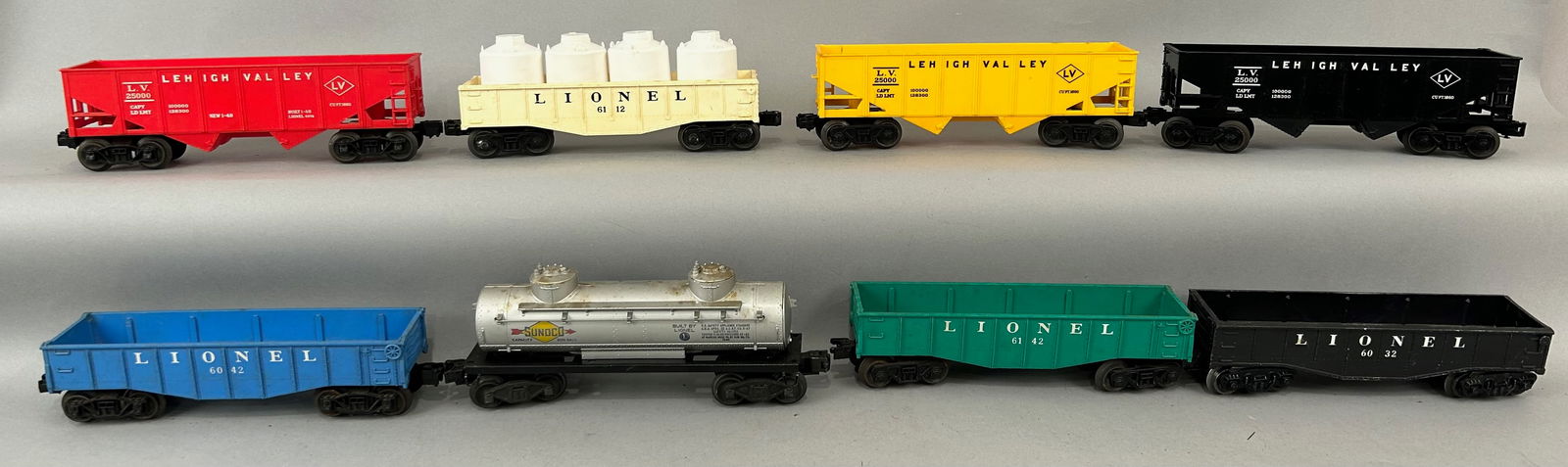 Eight Lionel Cars O Gauge (1 of 11)
