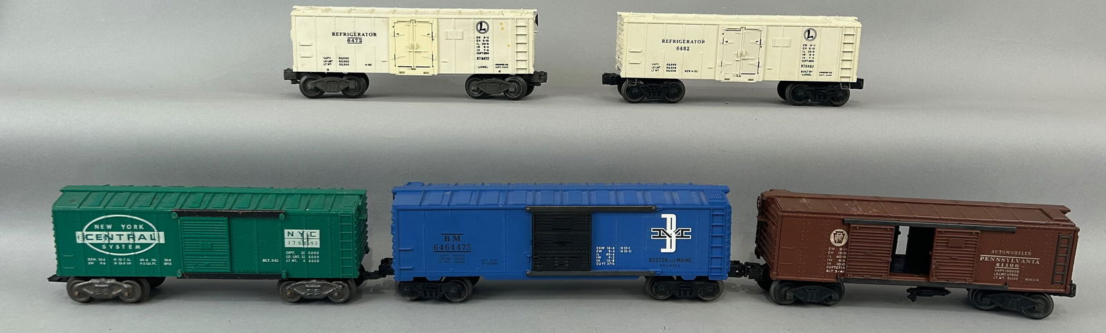 Five Lionel Boxcars O Gauge (1 of 9)