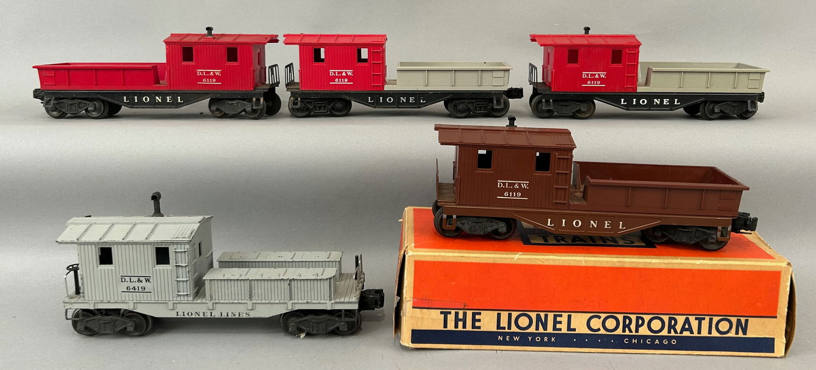 Five Lionel D.L&W Work Cabooses (1 of 9)