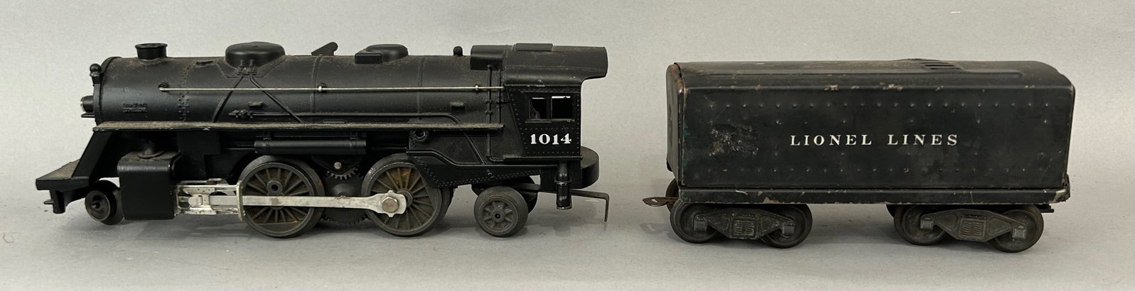 Lionel 1014 Steam Locomotive with Lionel Lines Tender.: Lionel 1014 Metal Steam Locomotive with Metal Lionel Lines Tender. O Gauge