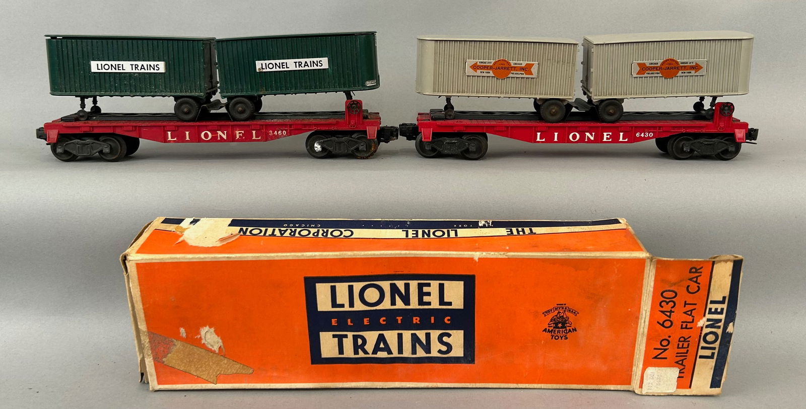 Two Lionel Flat Cars (1 of 8)