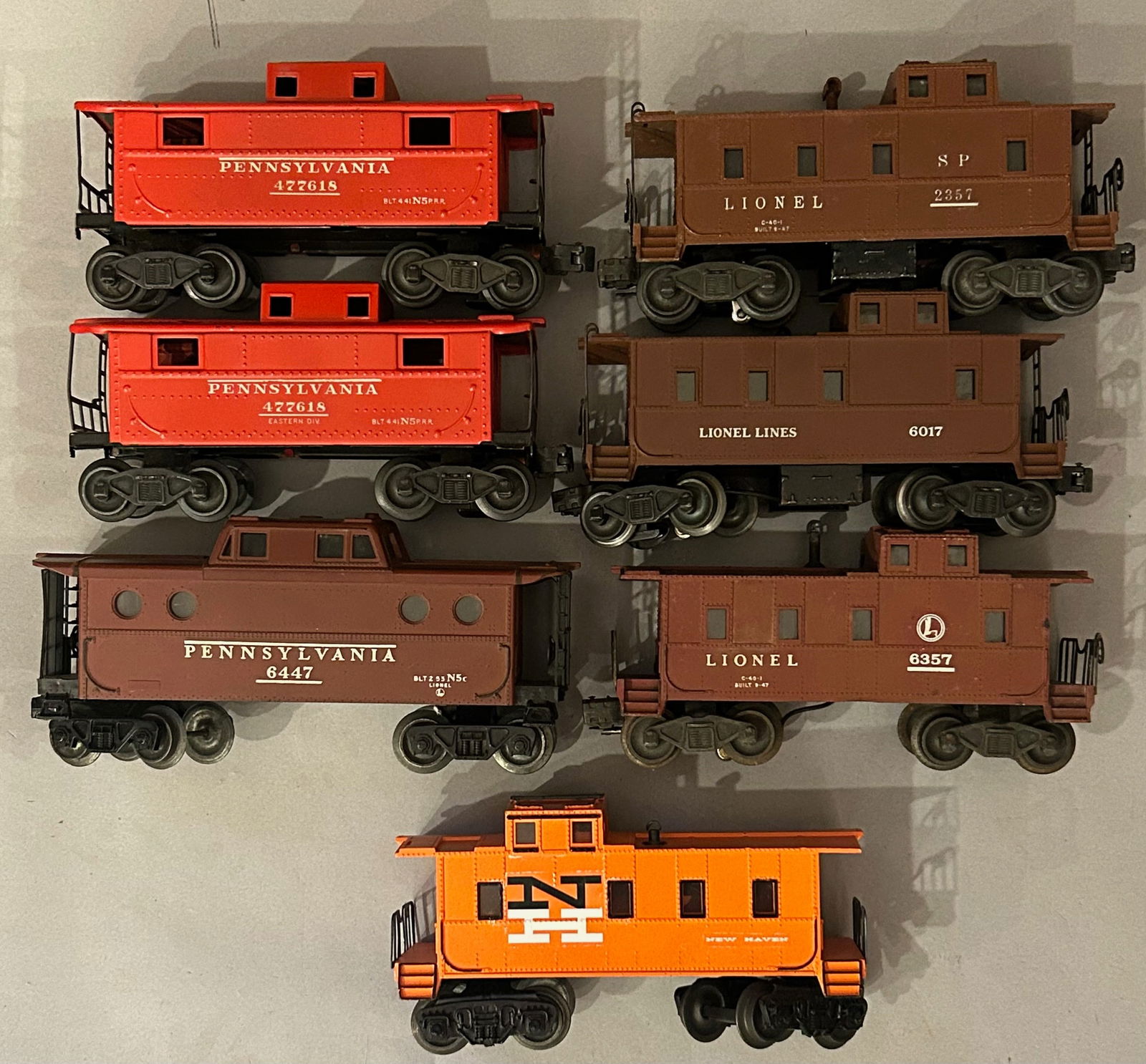 Seven Lionel Cabooses (1 of 6)