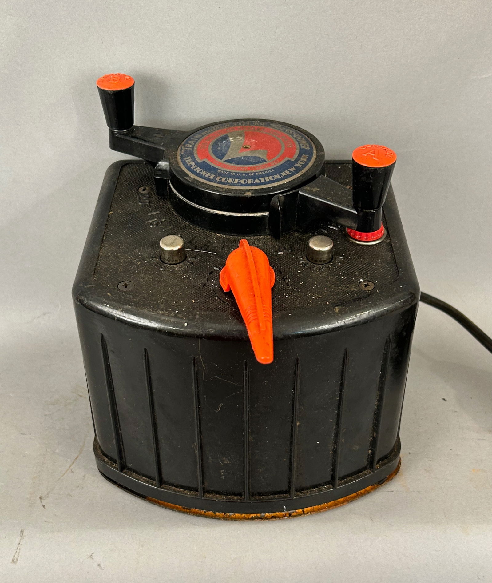 Lionel KW Transformer (1 of 6)