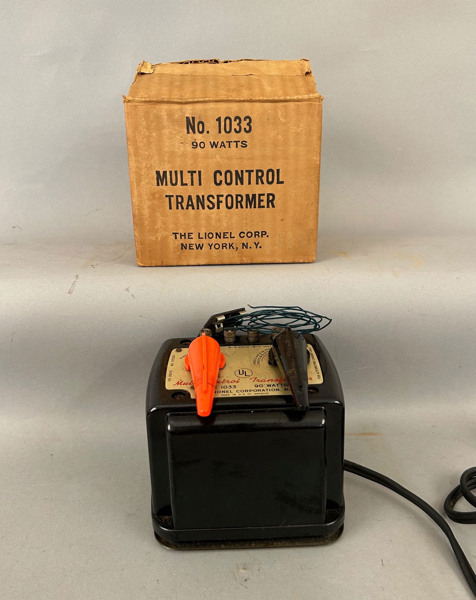 Lionel Multi Control Transformer No 1033 with box (1 of 4)