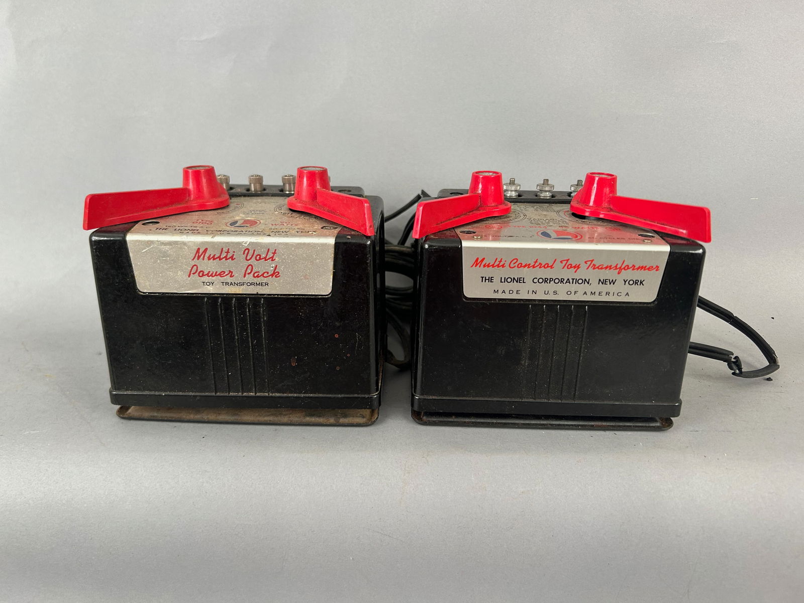 Two Lionel Multi Volt Transformers, 4090 and 1044 (1 of 5)