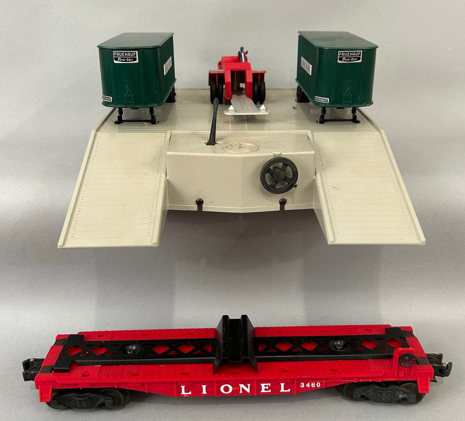 Lionel 460 Truck Transport Set: Lionel 460 Truck Transport Set in box with operators manual