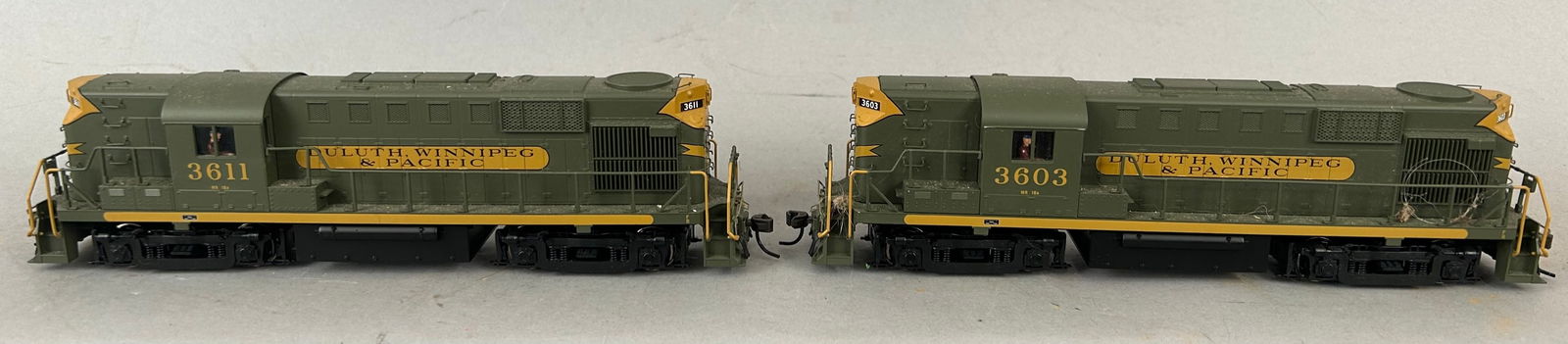 HO scale two Duluth, Winnipeg, & Pacific diesel locomotives (1 of 6)