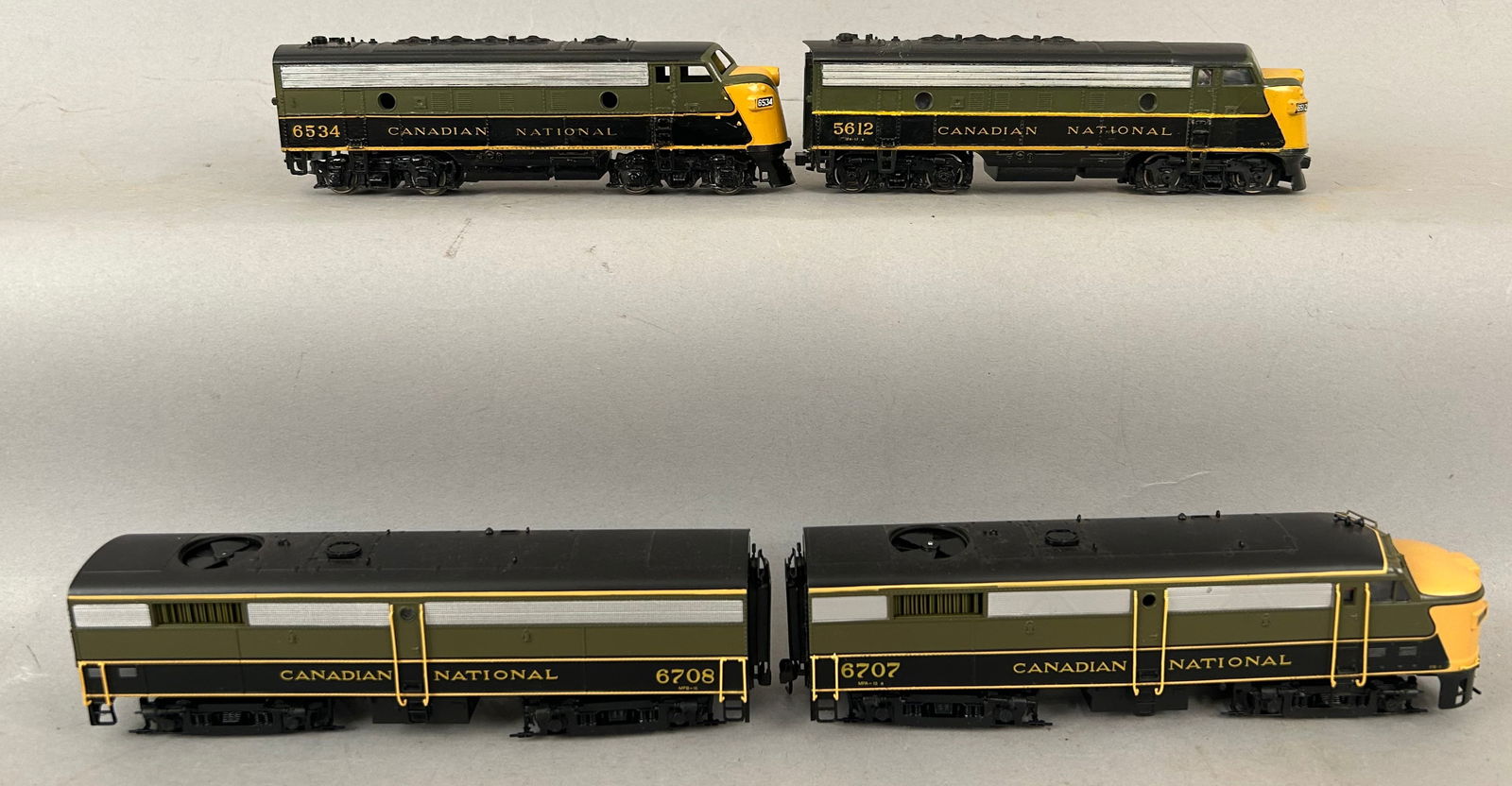 HO scale Canadian national diesel engines (1 of 8)